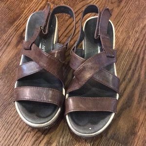 Brown Antelope wedges